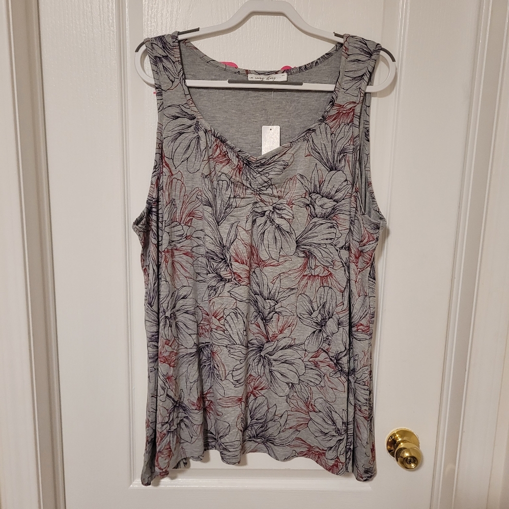 #176 NWT Gray Tank with Flower Outlines